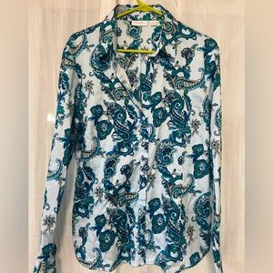 Long sleeve fitted  button down blouse